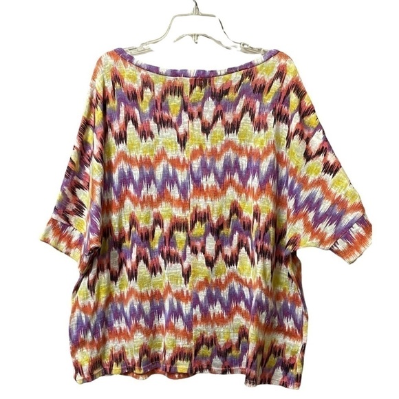 WOVEN dolman banded elbow sleeve top with multi flame print. - Picture 2 of 6